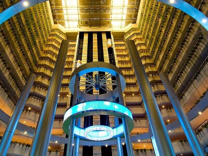 Территория Ambassador City Inn Wing 2*